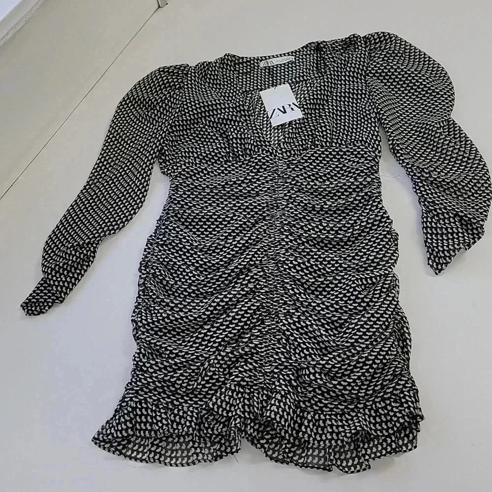 Zara Patterned Ruched Mini Dress - Picture 2 of 11